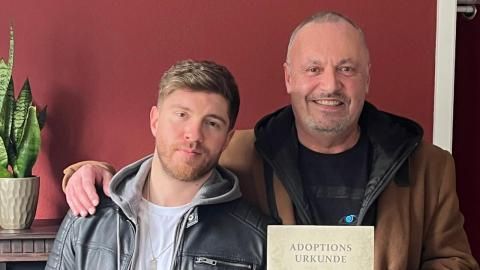 Gary Sahner adoptiert Joey Heindle